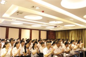 逆勢上揚(yáng)，再創(chuàng)輝煌—新思路裝飾召開年中工作